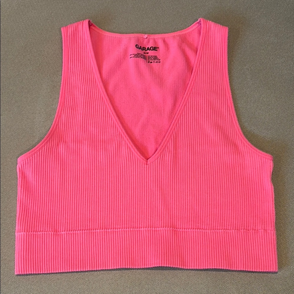 MEDIUM PINK GARAGE TOP GREAT CONDITION. BUNDLE2SAVE